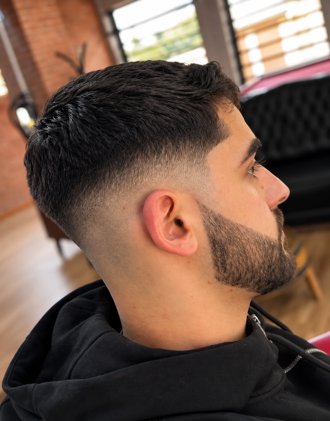 Trabalho da barbearia em destaque